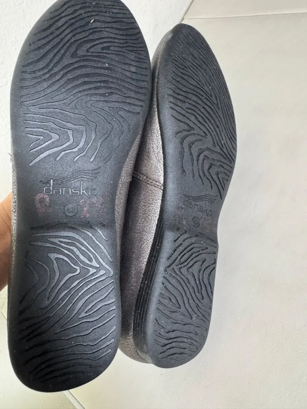 Dansko Womens Gray Metallic Leather Flat Slip-On Loafers Shoes Size 12 EU 42